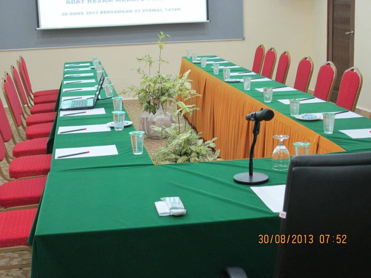 Hotel Darulmakmur 3*